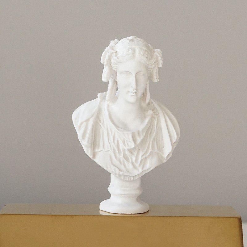 Small Decorative Statue: Plaster Sketch